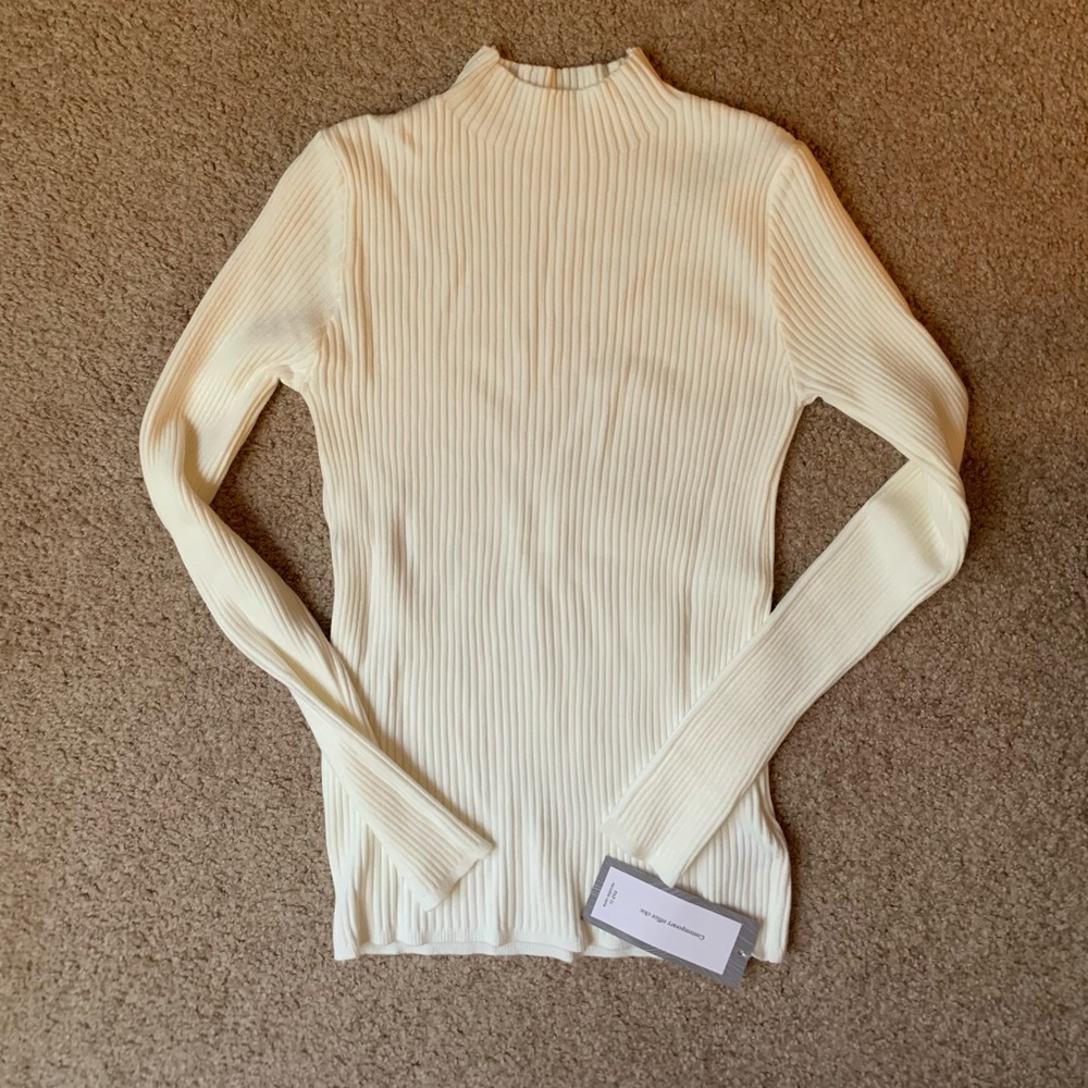 Women’s Mock Neck Top